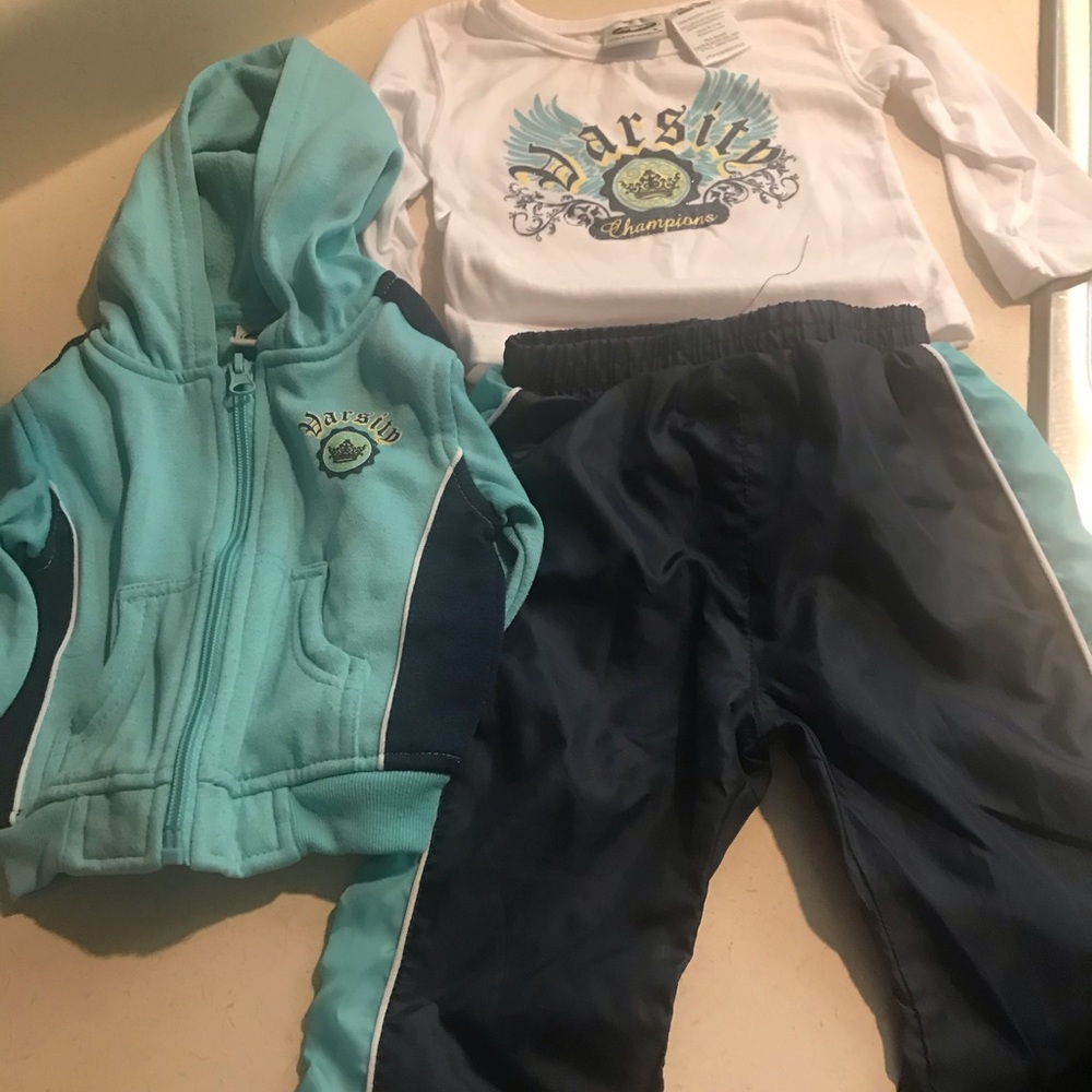 3-piece sweatsuit. 12 months